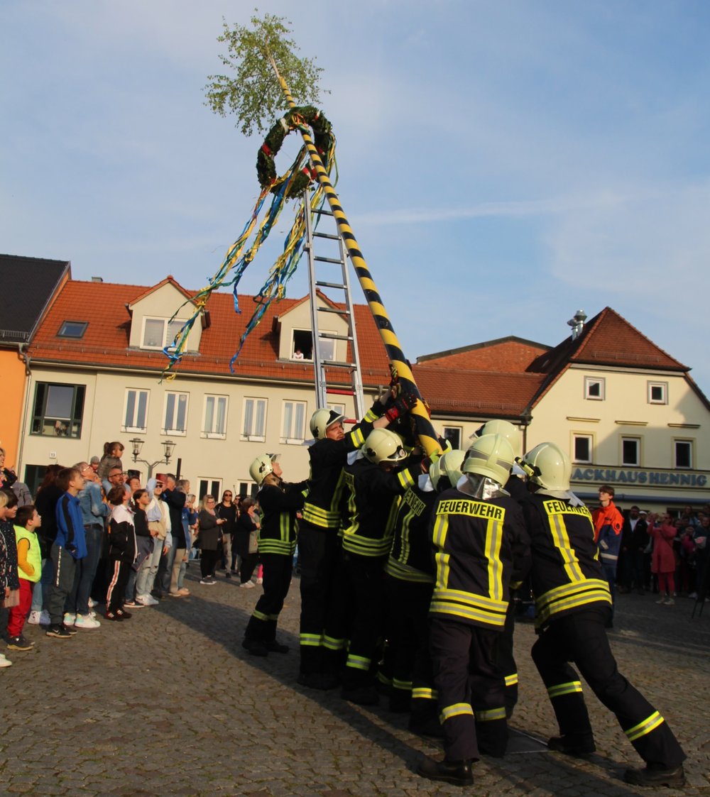 Maibaumsetzen 2022 Feuerwehr Hohenmölsen