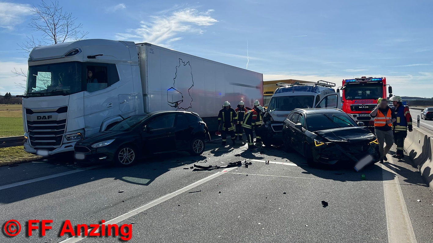 20.02.2023, 13:30 Uhr – Verkehrsunfall mit LKW
