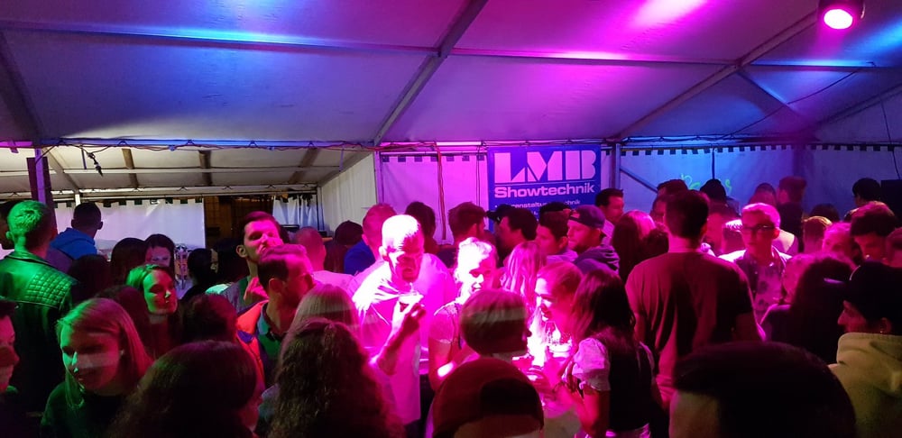 Die Legendäre Bar am Ilsfelder Holzmarkt, unser DJ macht Stimmung