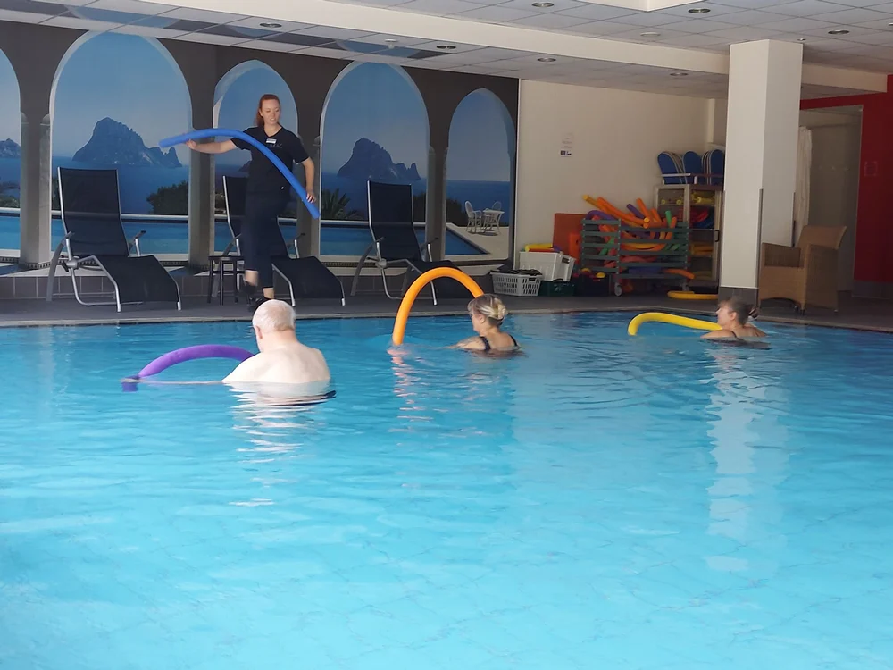 Aqua-Fitness Kurs im Sole-Schwimmbad der angrenzenden Klinik Solequelle