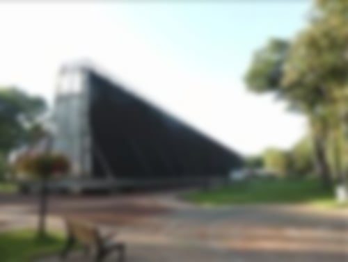 Eine der beiden Gradierwerke im Kurpark in Bad Westernkotten