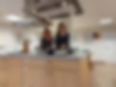 Ernährungsberaterinnen in der Lehrküche der Klinik Solequelle