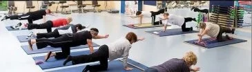 Ein Rehakurs im Fitnessraum