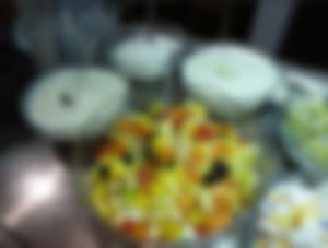 Joghurt und Obstsalat auf unserem Buffet