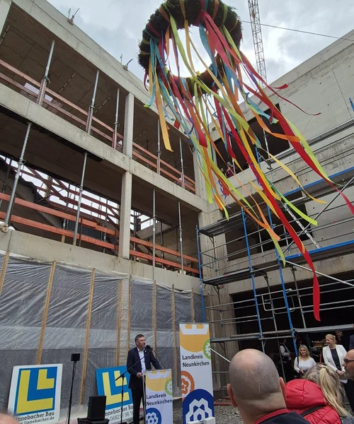 Richtfest für die neue Gemeinschaftsschule Neunkirchen Stadtmitte