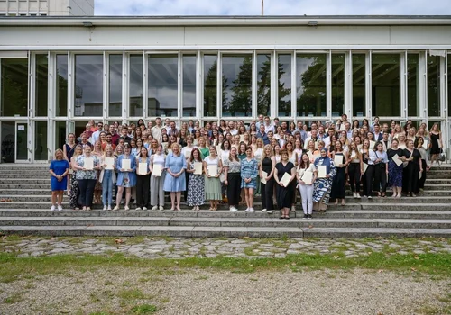 278 neue Lehrerinnen und Lehrer