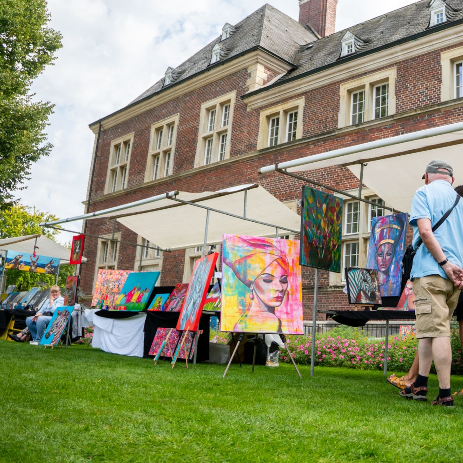 Kunst und Büchermarkt am Schloss 