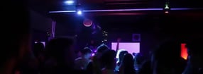 Anmelden | Hochzeits DJ ❤️ Die DJs mit der Roten Fliege ❤️