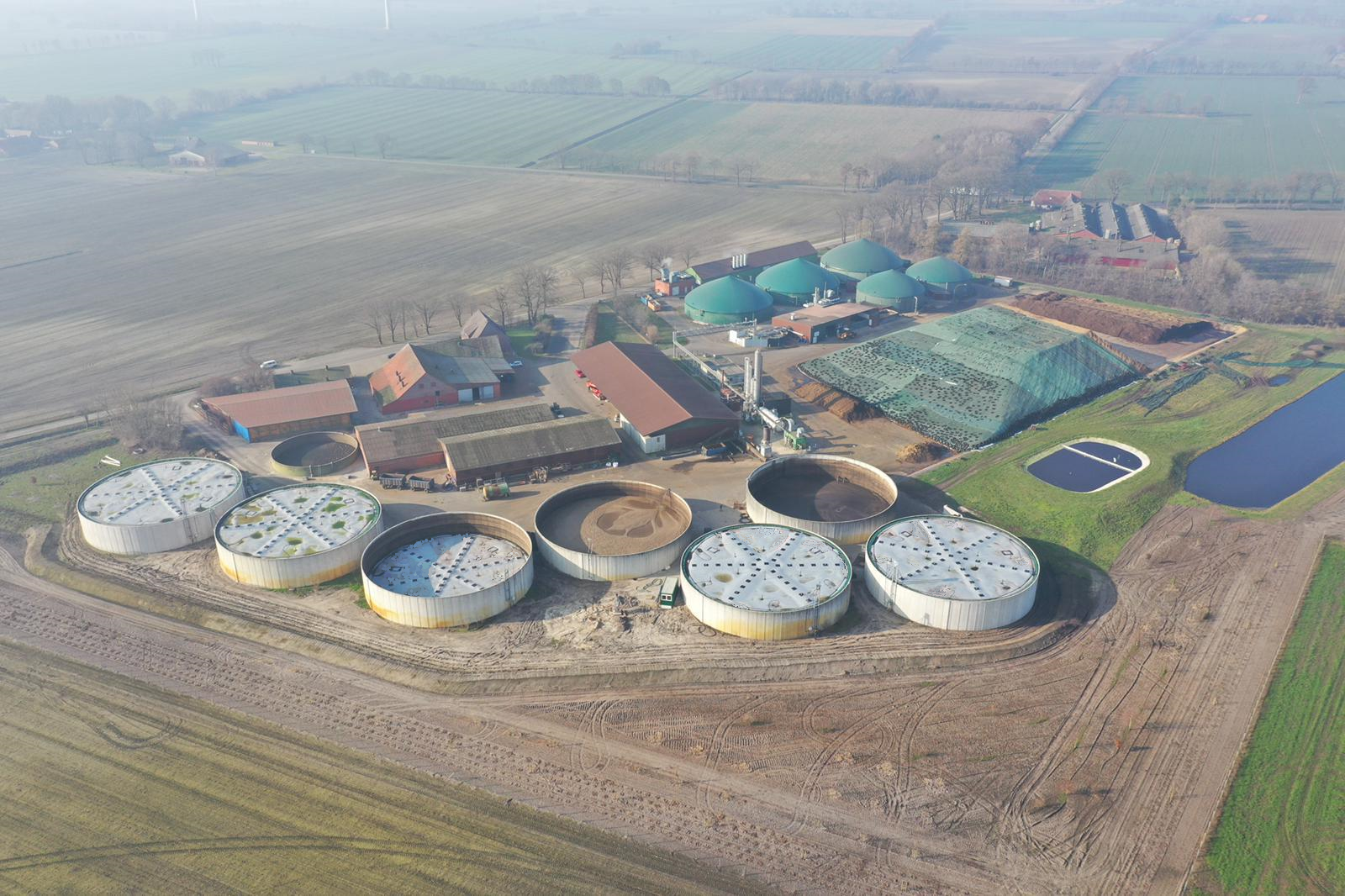 Biogas Schwimmdach Bauernhof Biogasanlage Gärrestlager