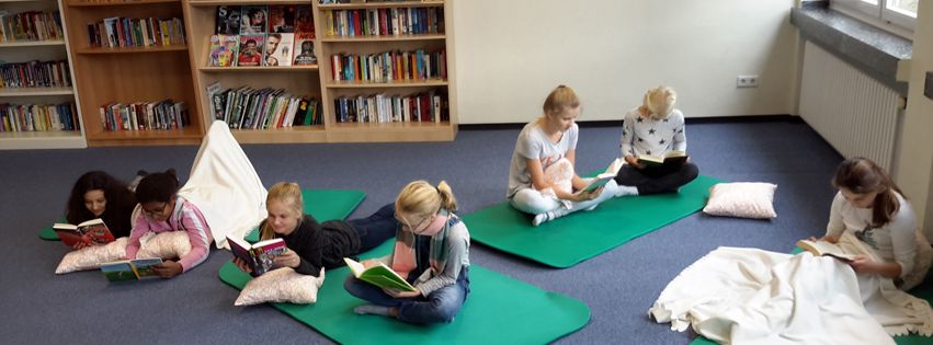 Schulbücherei und Entspannungsraum -