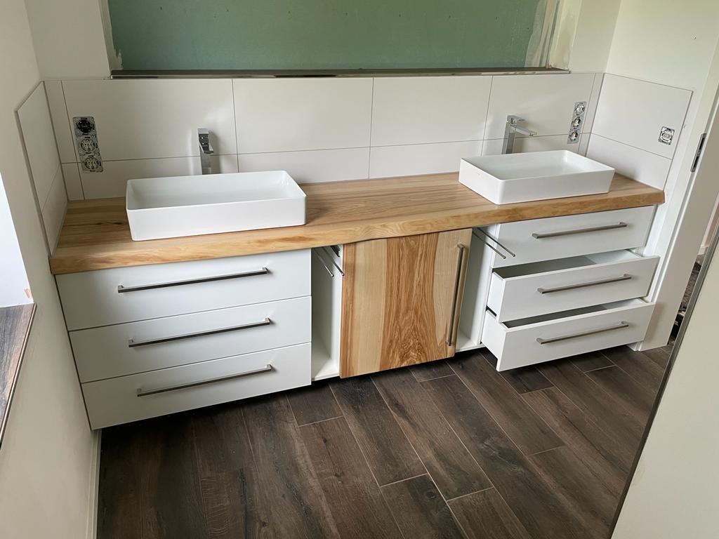 Waschtische, Sideboards aus Holz