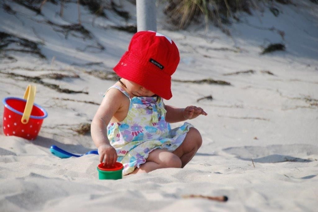 Kind am Strand