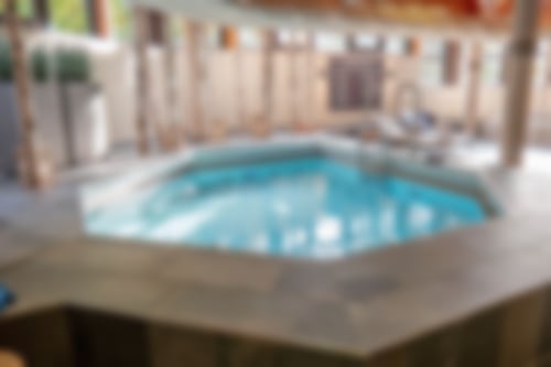 Einer der Whirlpools im Innenbereich der Hellweg-Sole-Thermen