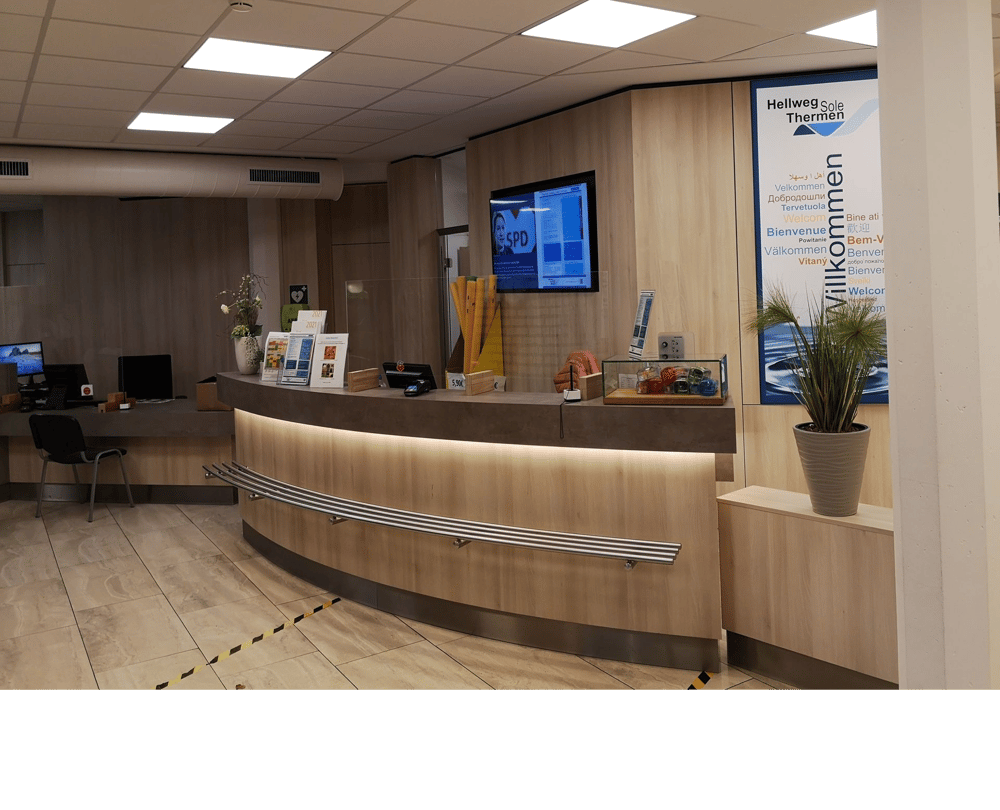 Der Eingangsbereich der Thermen mit der Rezeption/Kasse