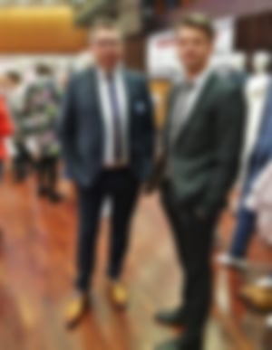 Anzüge bei der Ausstellung in der Stadhtalle Braunschweig. Gemeinsam mit Modehaus Schridde und Juwelier Westphal aus Peine