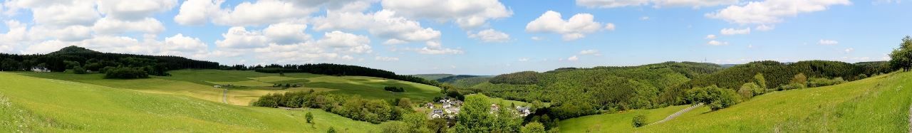 Eifelpanorama an der Hohen Acht mit Blick auf Jammelshofen