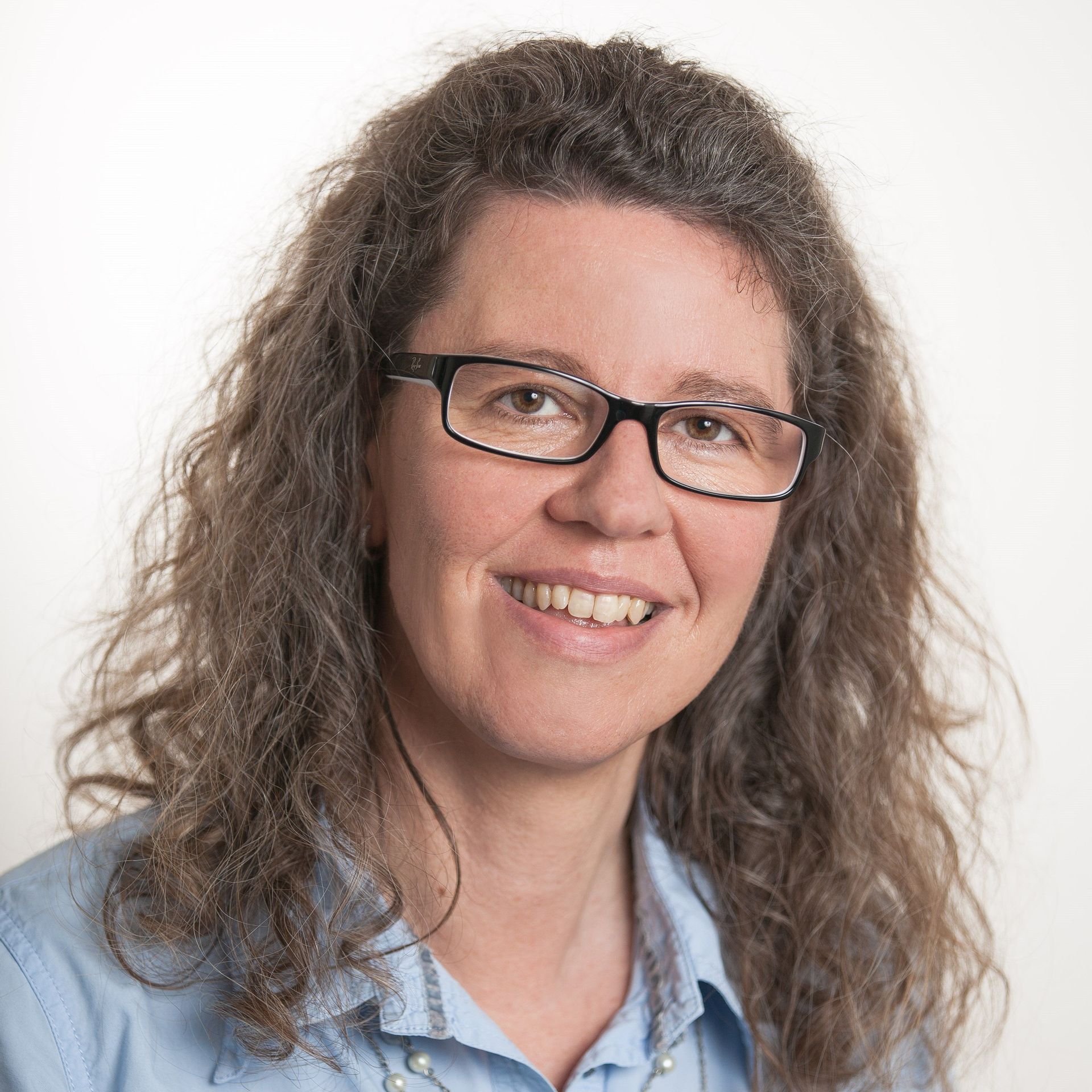 Ruth Hölzer, Verwaltung
