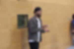 Bo feuert die Kids beim Staffellauf an