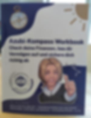 Das Azubi-Kompass Workbook enthält jede Menge nützliches Finanzwissen, Checklisten und Tipps.