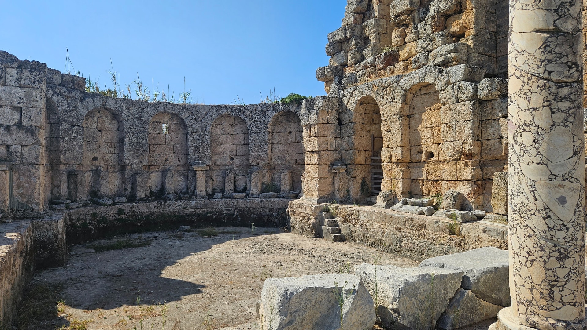Südthermen Perge Natatio