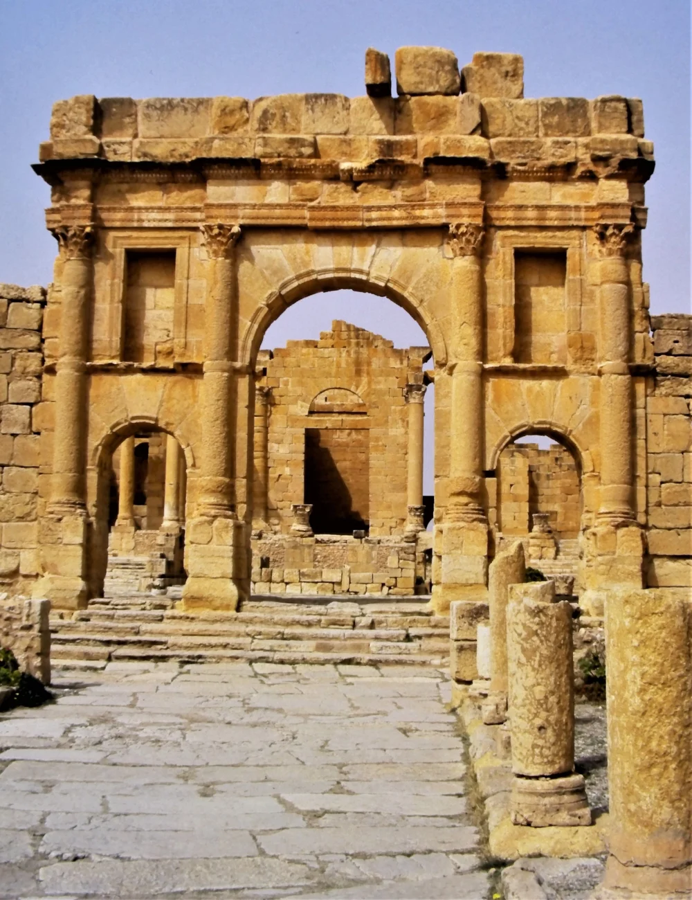 Sufetula - Antoninus-Pius-Bogen Forum