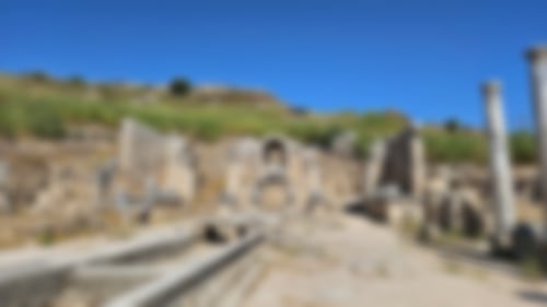 Perge: Kolonnadenstraße und Nymphäum mit dem Aufgang zur Oberstadt