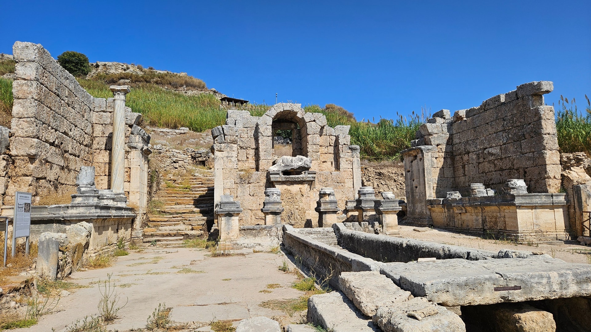 Hadriansnymphäum Perge