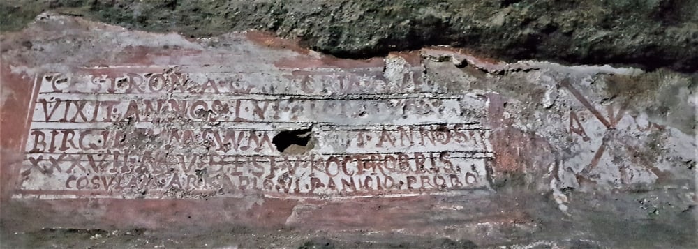 spätantike christliche Grabplatte Katakombe