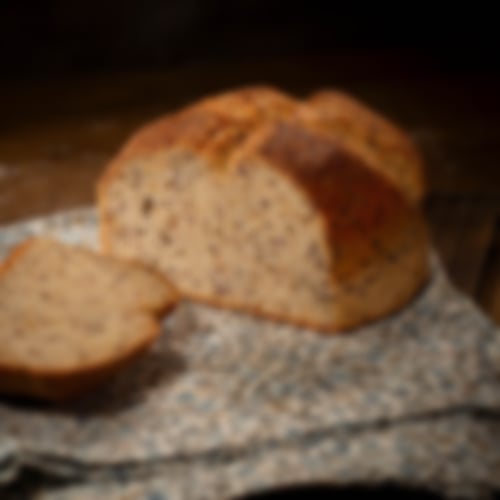 Saftiges Dinkelbrot mit Emmervollkornmehl und Saatenvielfalt, aromatisch im Geschmack und besonders lange frisch bei Essmann’s Backstube