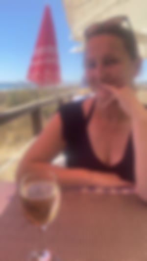 Mittags schon Wein 