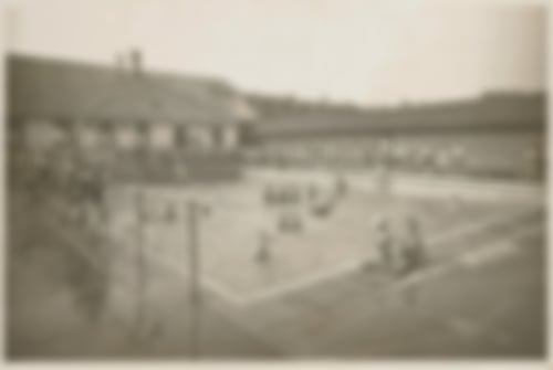 Aufnahme des Schwimmbeckens nach dem „Mauerfall“