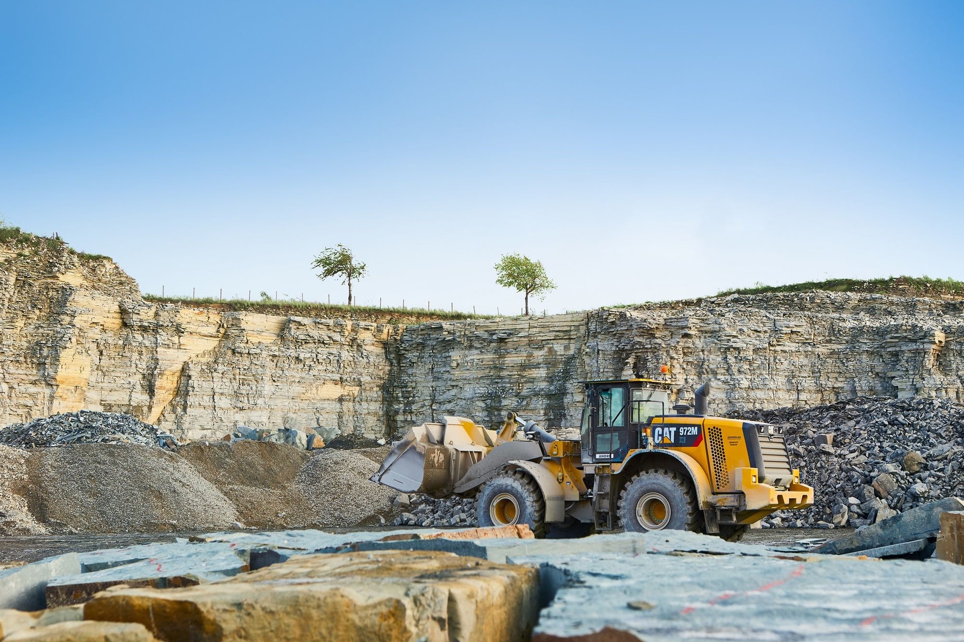 Bagger im Steinbruch
