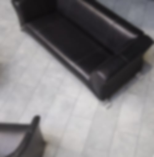 große breite Treppe aus Naturstein