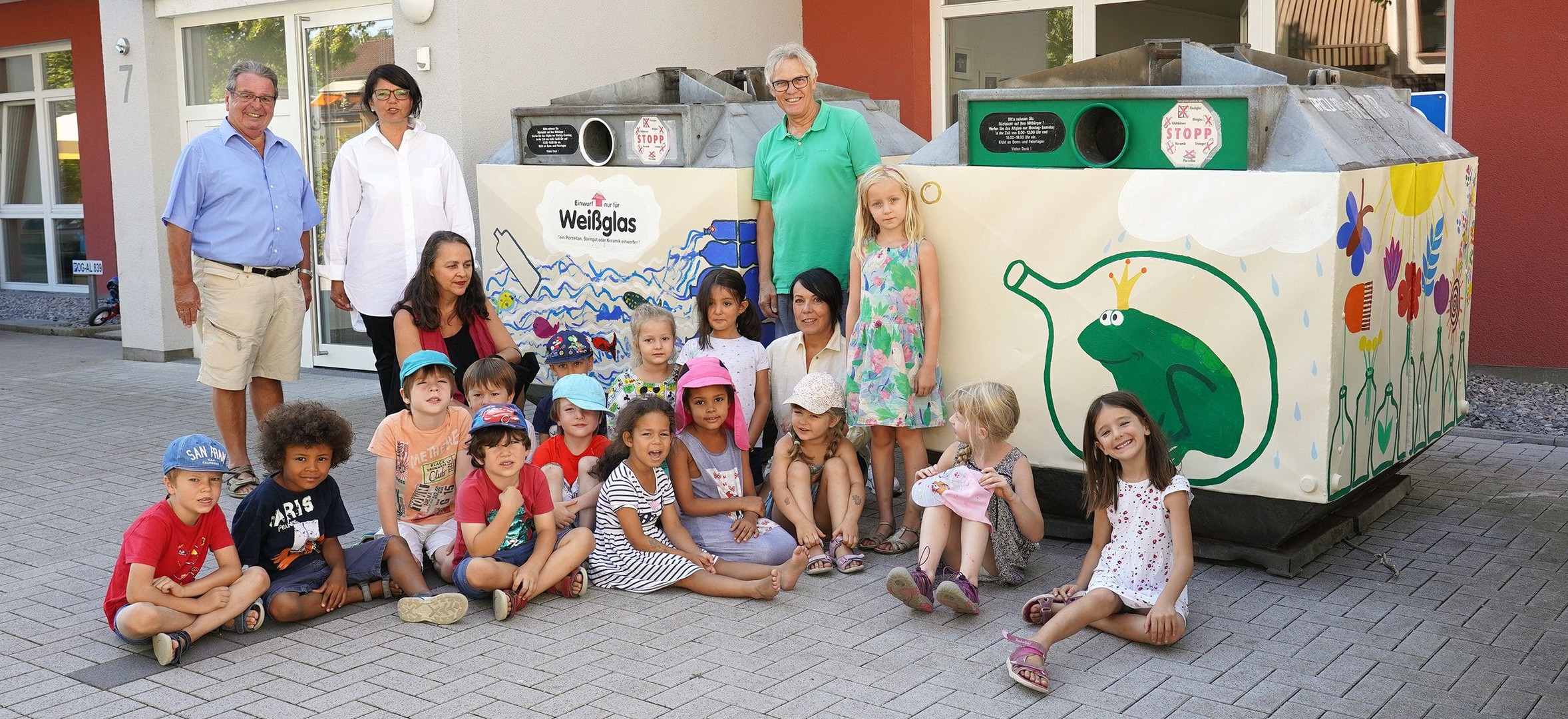 Malaktion mit Unterstützung der Bürgerstiftung Kehl durch eine Kita-Gruppe vom evangelischen Kindegrarten Elisabeth in Kehl-Stadt, August 2022.