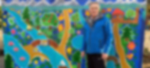 Bemalung eines Trafohäuschen durch eine Schulgruppe, Initiator: Klaus Gras