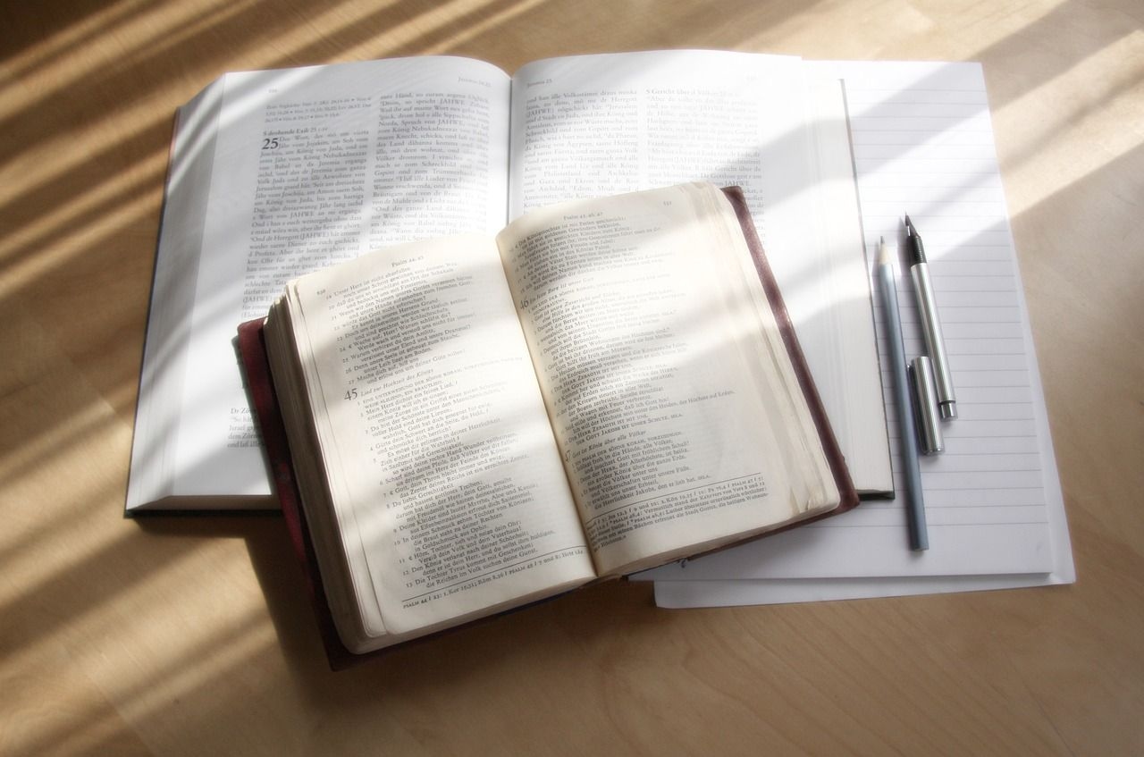 Bibel und Hauskreisheft
