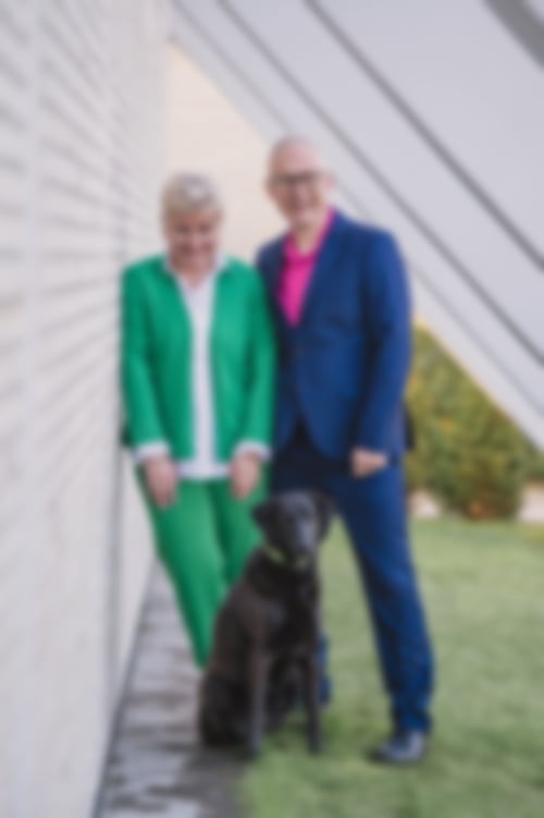 im Bild: Elke Wessel, Frank Beckert und Hündin Athene