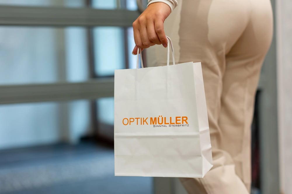 Tasche mit Logo von Optik Müller
