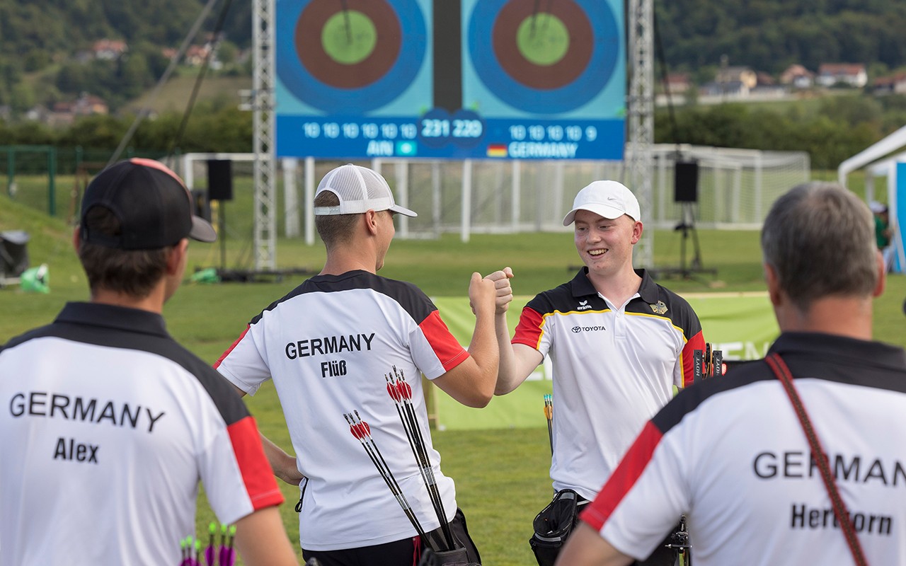 YOUTH CUP CATEZ: SILBER FÜR COMPOUND-TEAM UM RUVEN FLÜSS