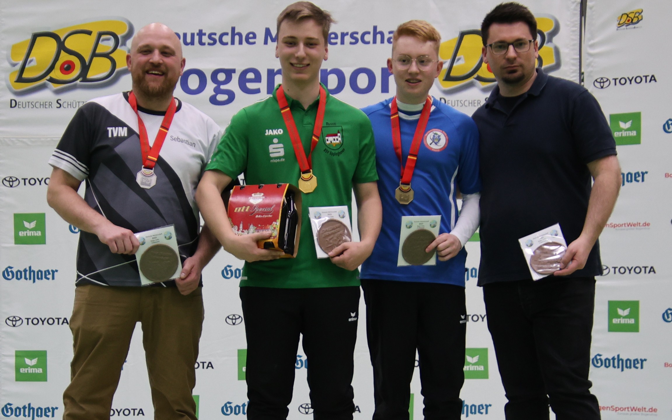 DM BOGEN HALLE: RUVEN FLÜSS HOLT ERSTEN ERWACHSENEN-TITEL - AUCH KNALL GEWINNT GOLD