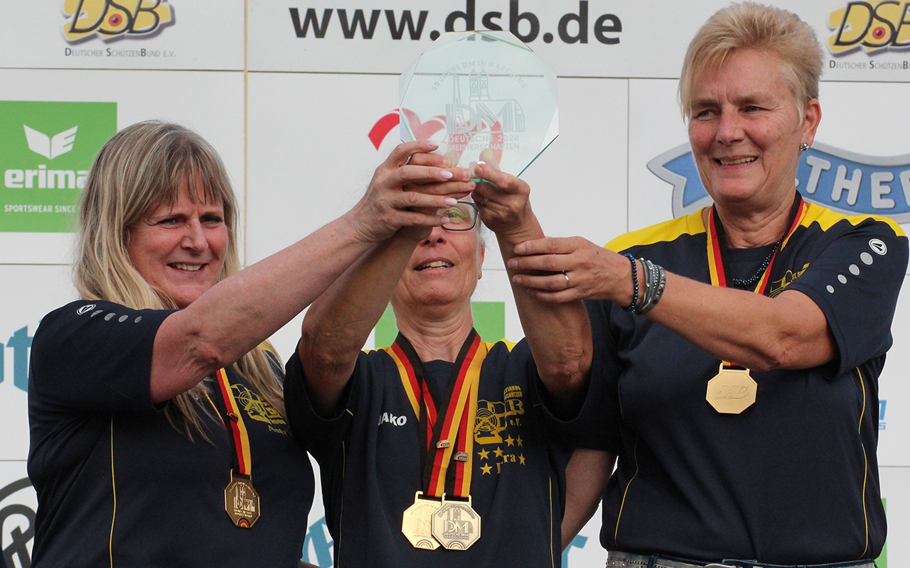 DM MÜNCHEN TAG 5: PIERER DAMEN NICHT ZU STOPPEN