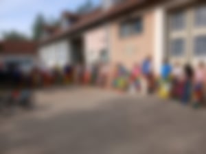 Hundertwasser-Malen im Bauhof