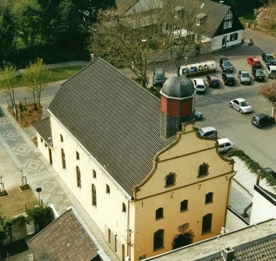 unsere Kirche in Kaldenkirchen aus der Luft