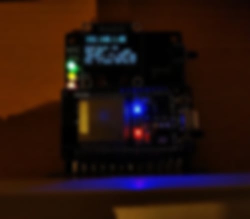 Die Konfiguration, sowie die IP Adresse und Firmwareversion wird auf dem Display des WIC64 angezeigt