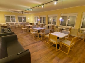 Impressum | Ein Ort für dich und deine Gäste in kleiner Runde,
zum Feiern & für Meetings, Kultur, Kino, Kunst!